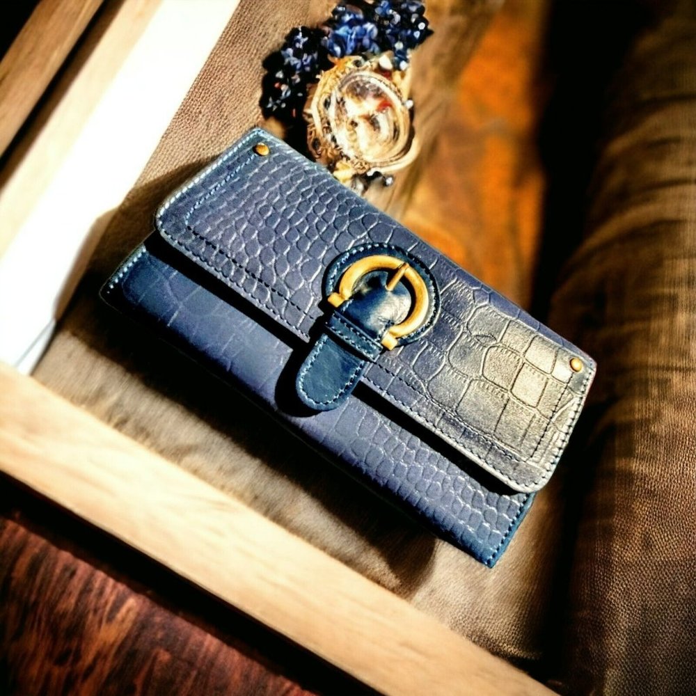 UNION CODE Embossed  Leather Wallet RFID Protection Blue Women Flap/Snap AU-w2